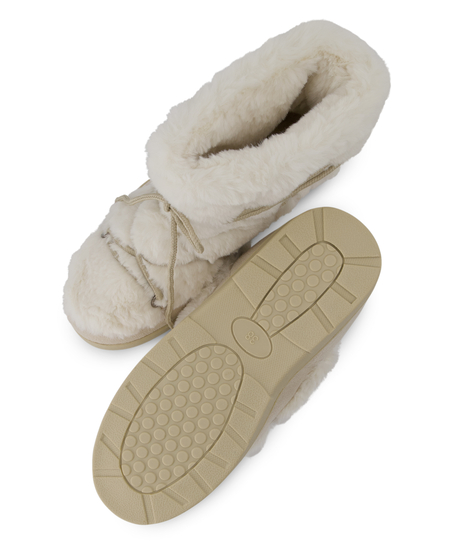 St&ouml;vlar Lisa, Vit