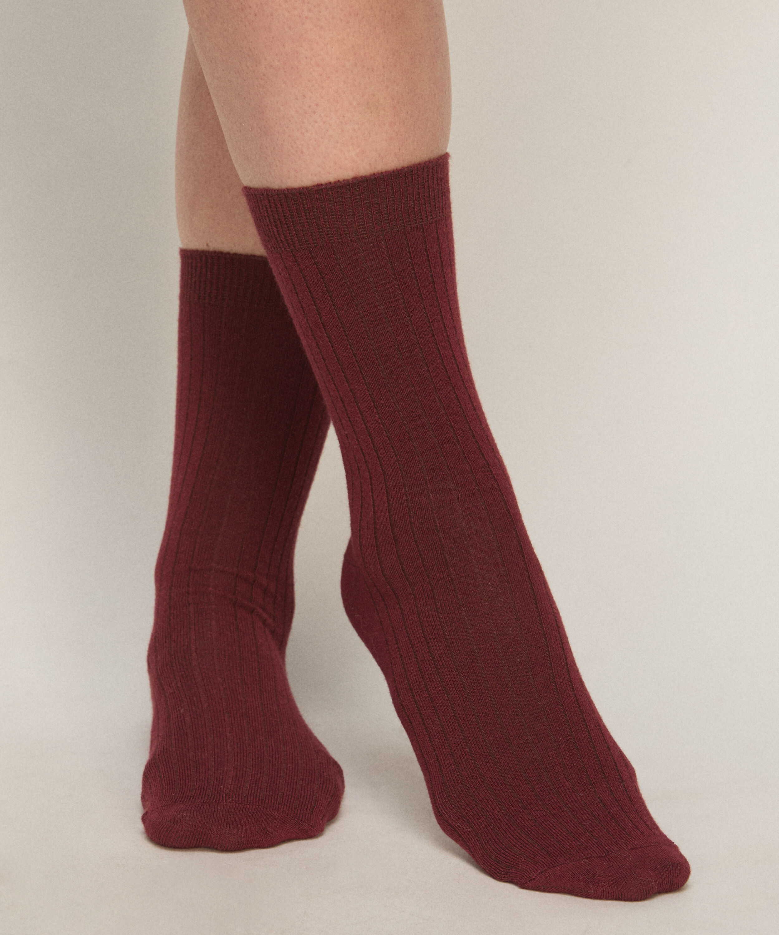 Cashmere Blend Ribbed Socks, Röd Cashmere Blend Ribbed Socks, Röd
