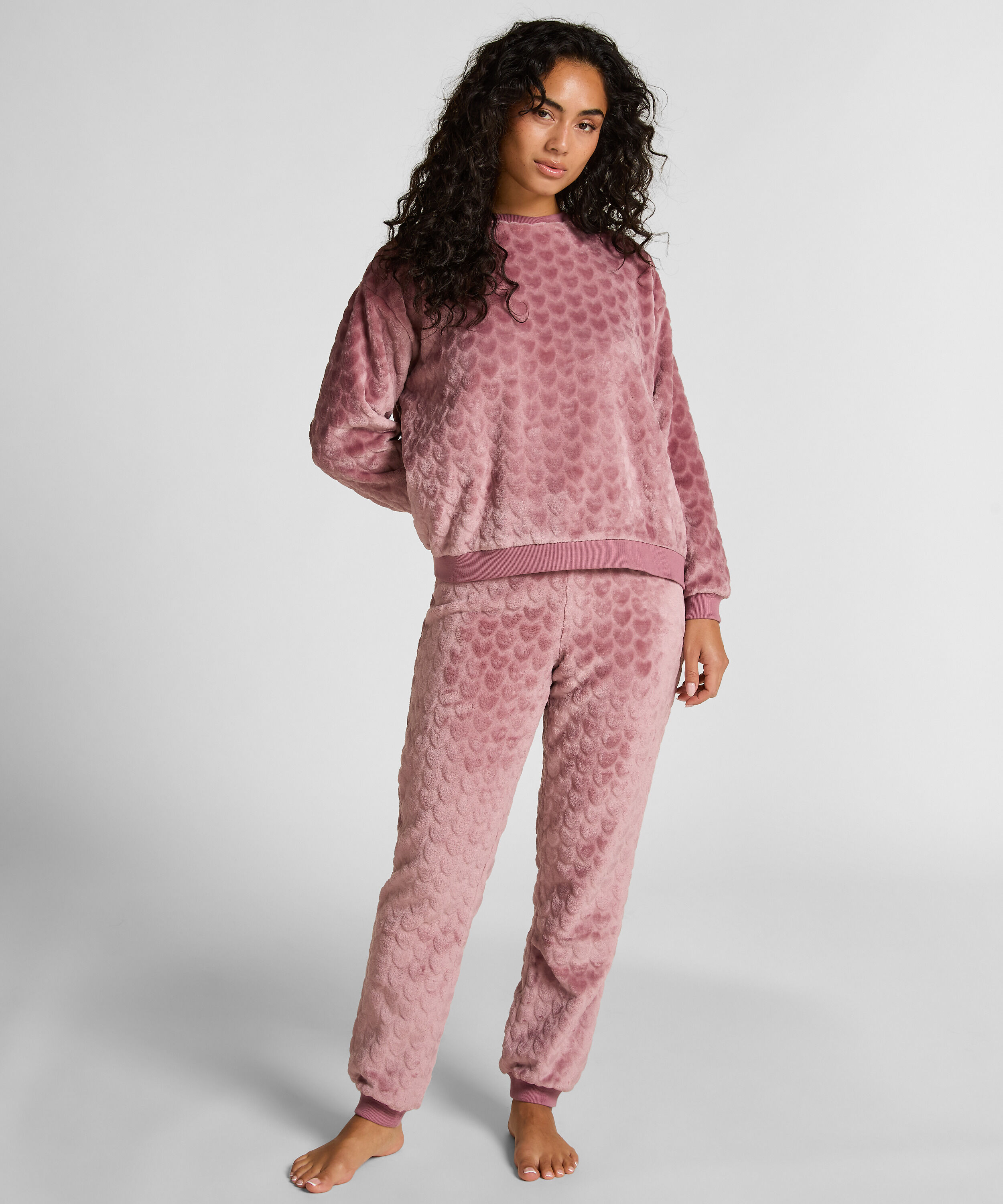 Pyjamasset i fleece med hjärtmönster, Lila Pyjamasset i fleece med hjärtmönster, Lila