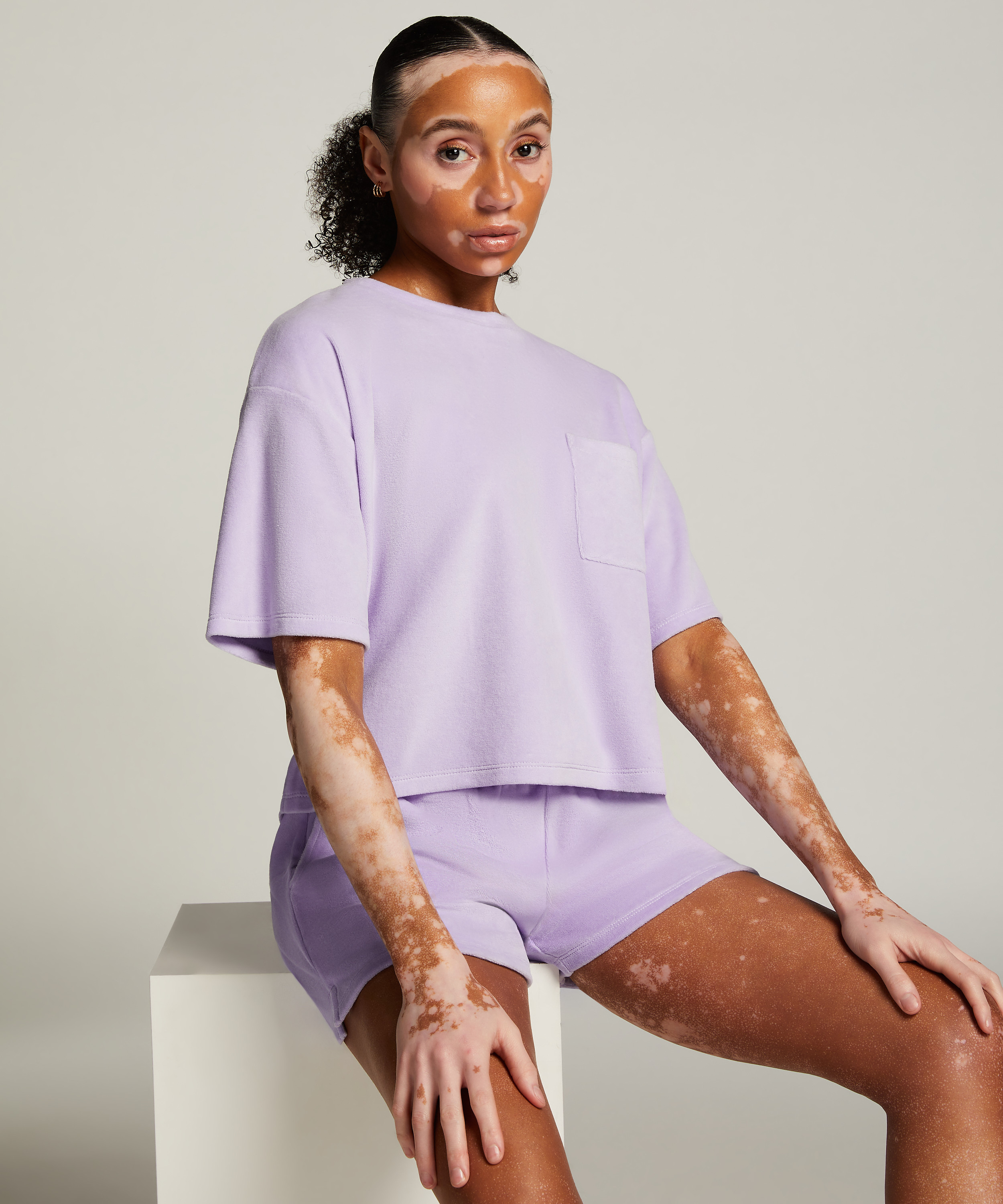 Sammetsshorts med ficka, Lila, main