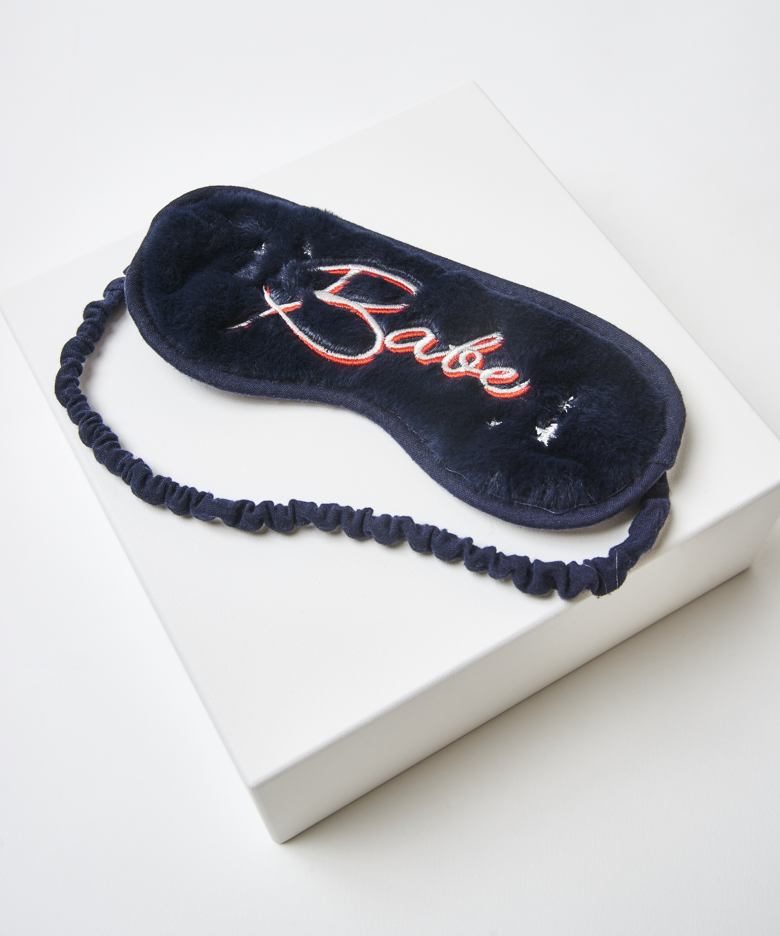 Sovmask Babe, Bl&aring;, main