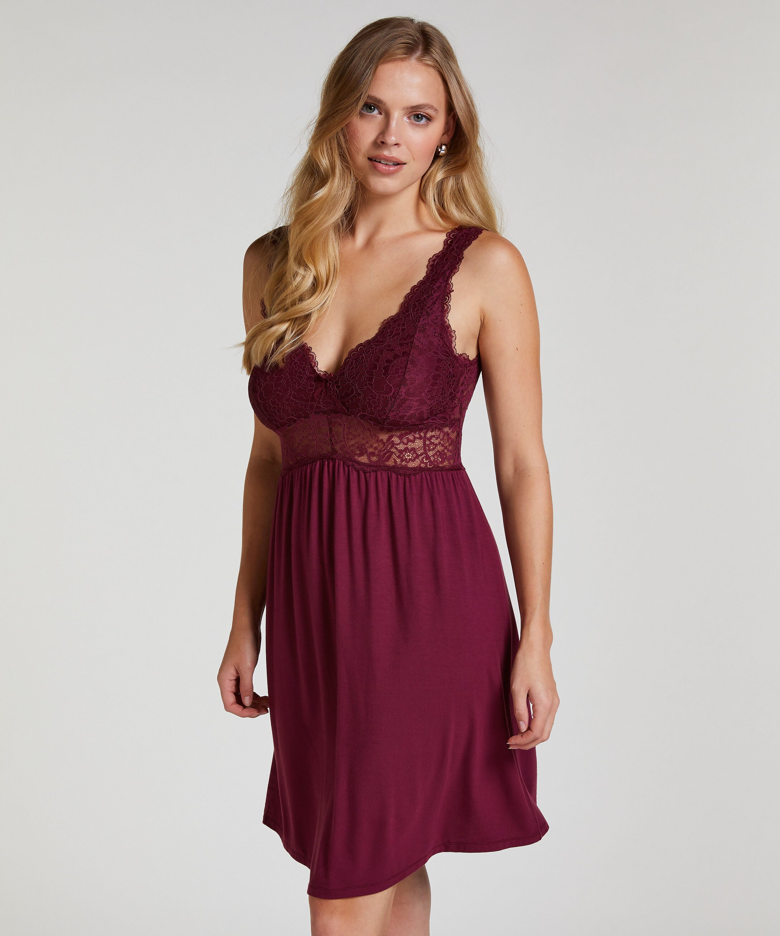Nora Lace slipklänning, Lila