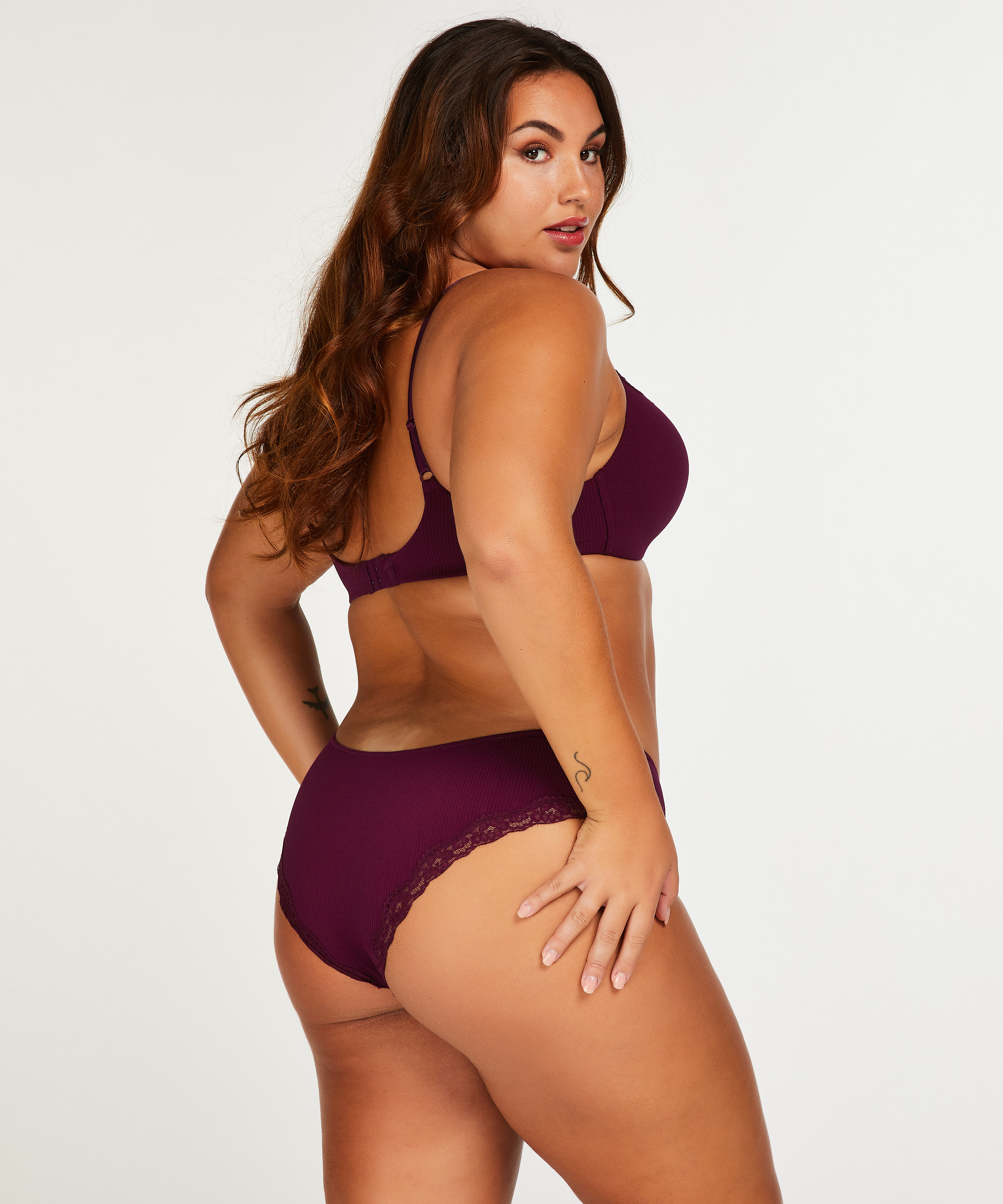 Formpressad bh utan bygel Lola, Lila, main