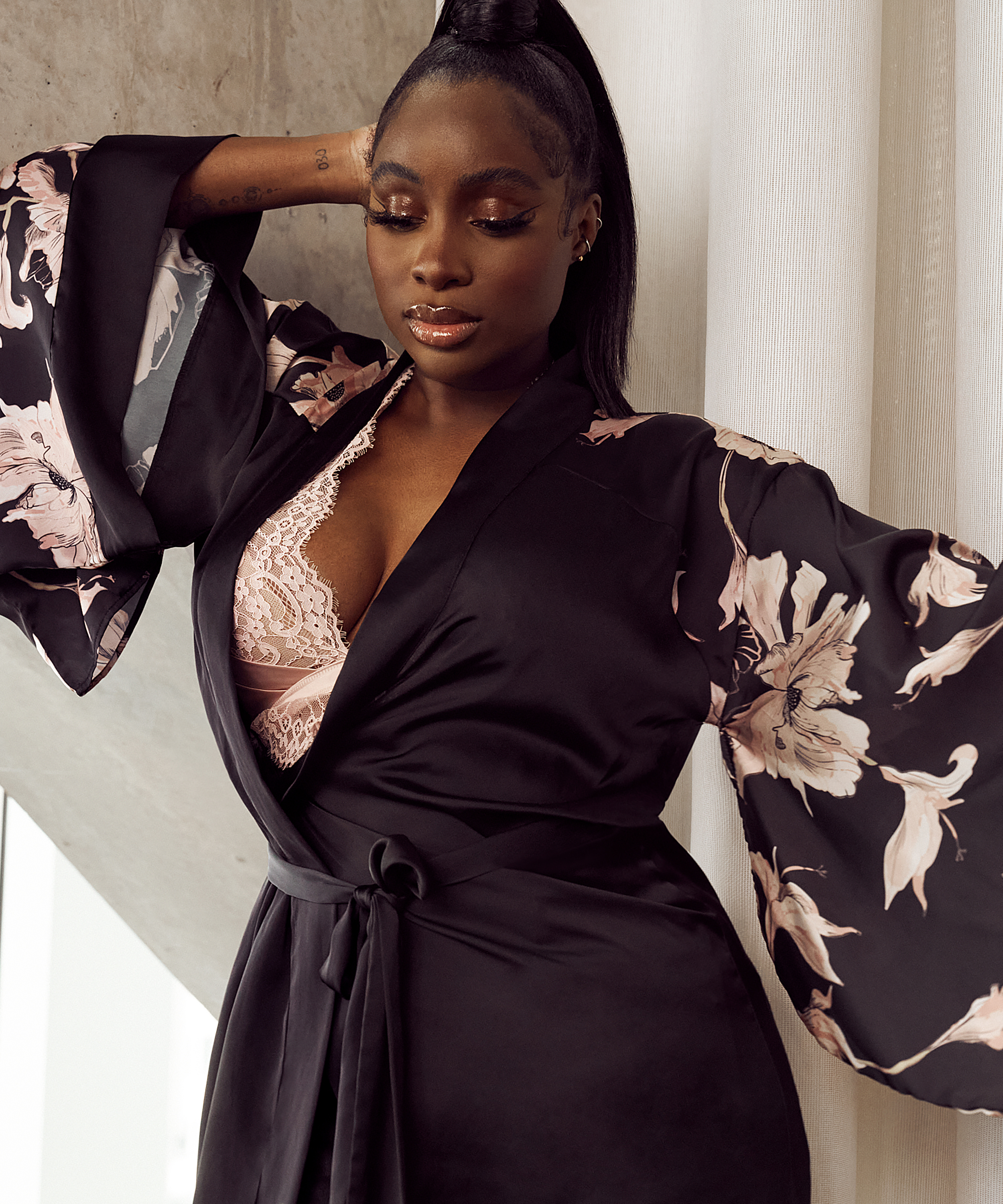 Bloom satin-kimono, Svart, main