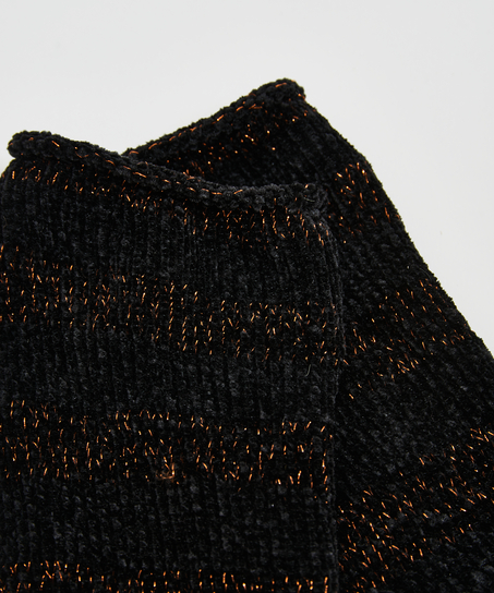 H&ouml;ga strumpor, Svart