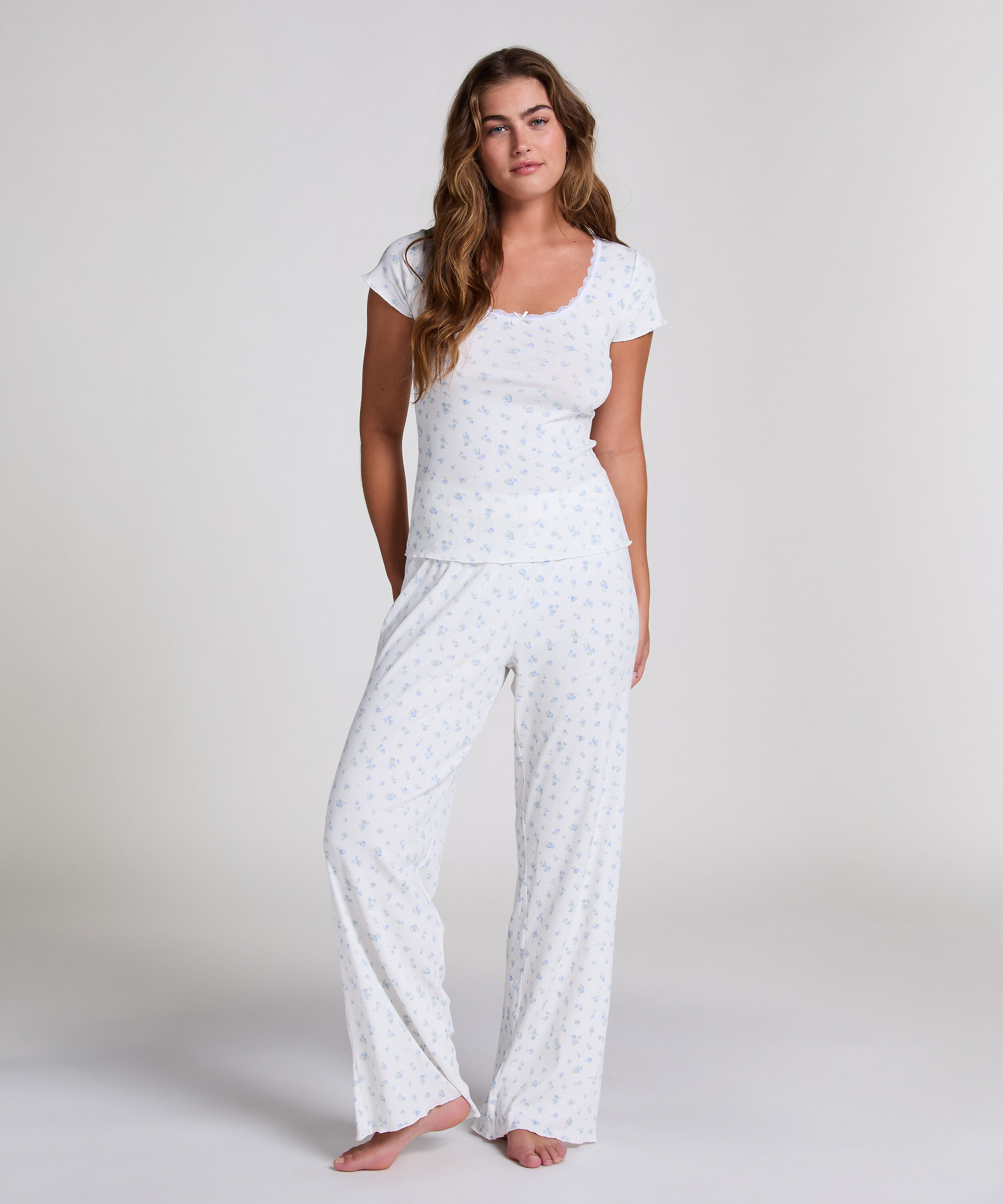 Ribbat pyjamasset, Blå