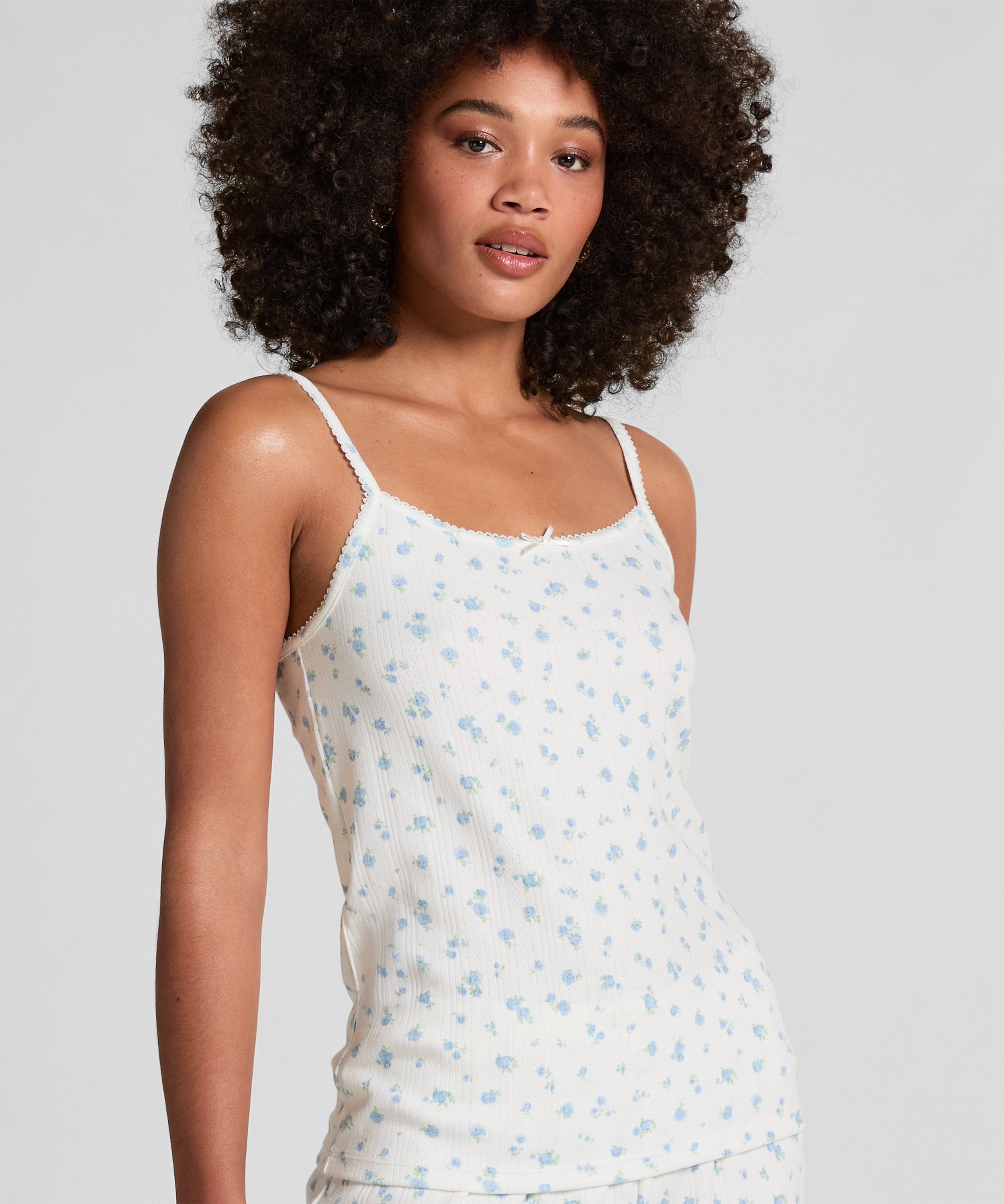 Cami Pointelle, Vit, main