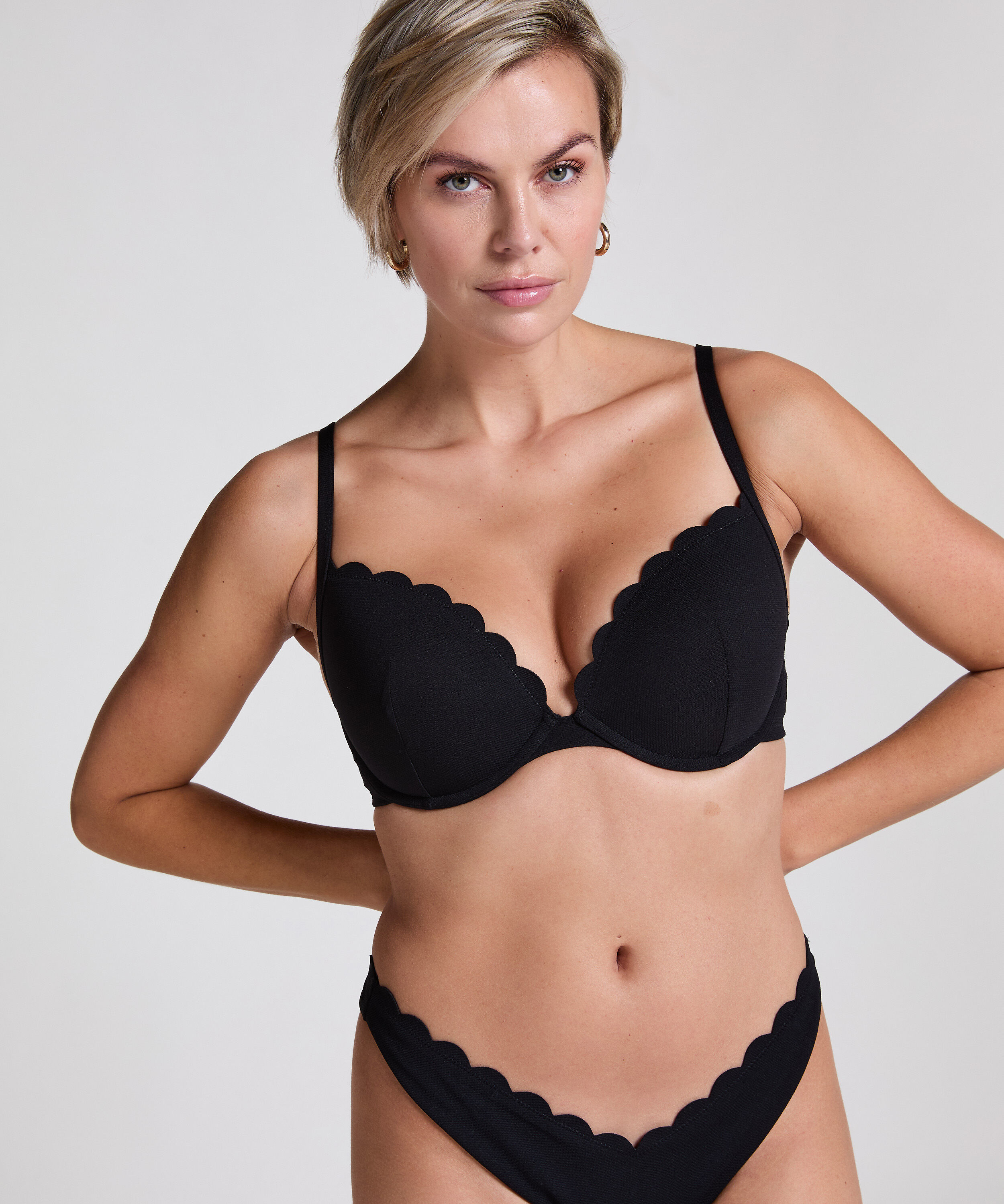 Formpressad push-up-bikinitopp Storlek A - E, Svart