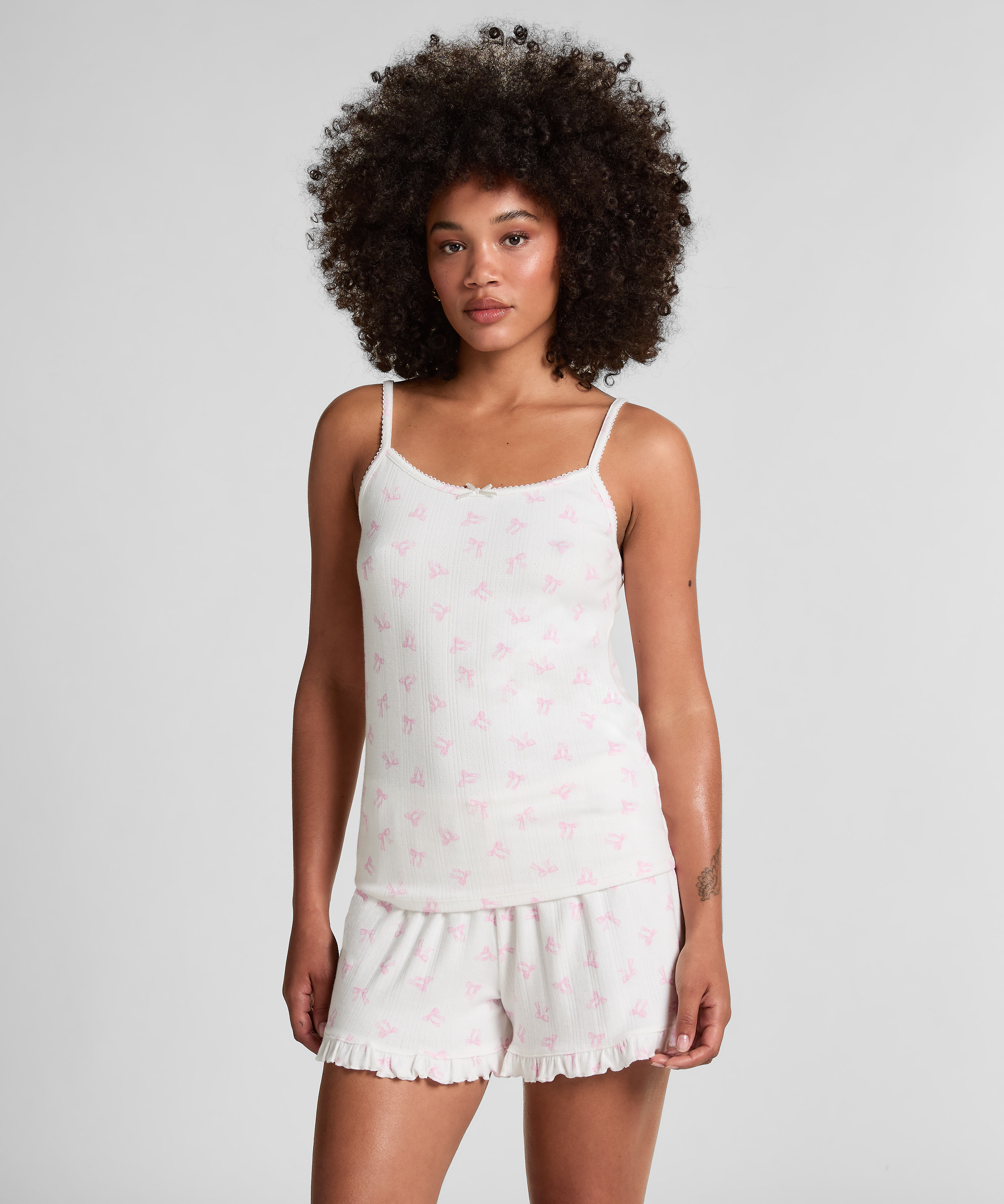 Cami Pointelle, Vit, main