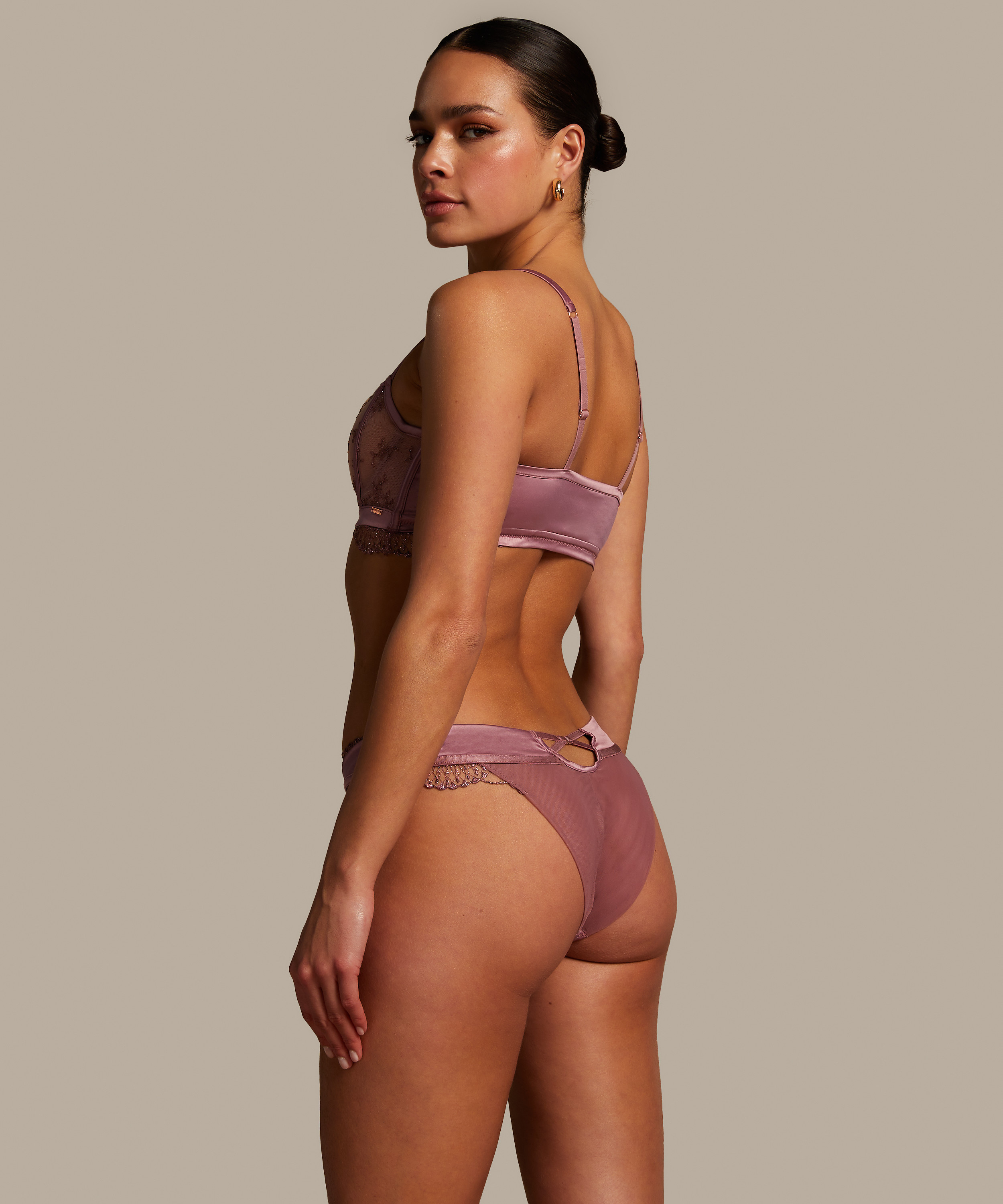 Brazilian-trosa Christine, Rosa, main