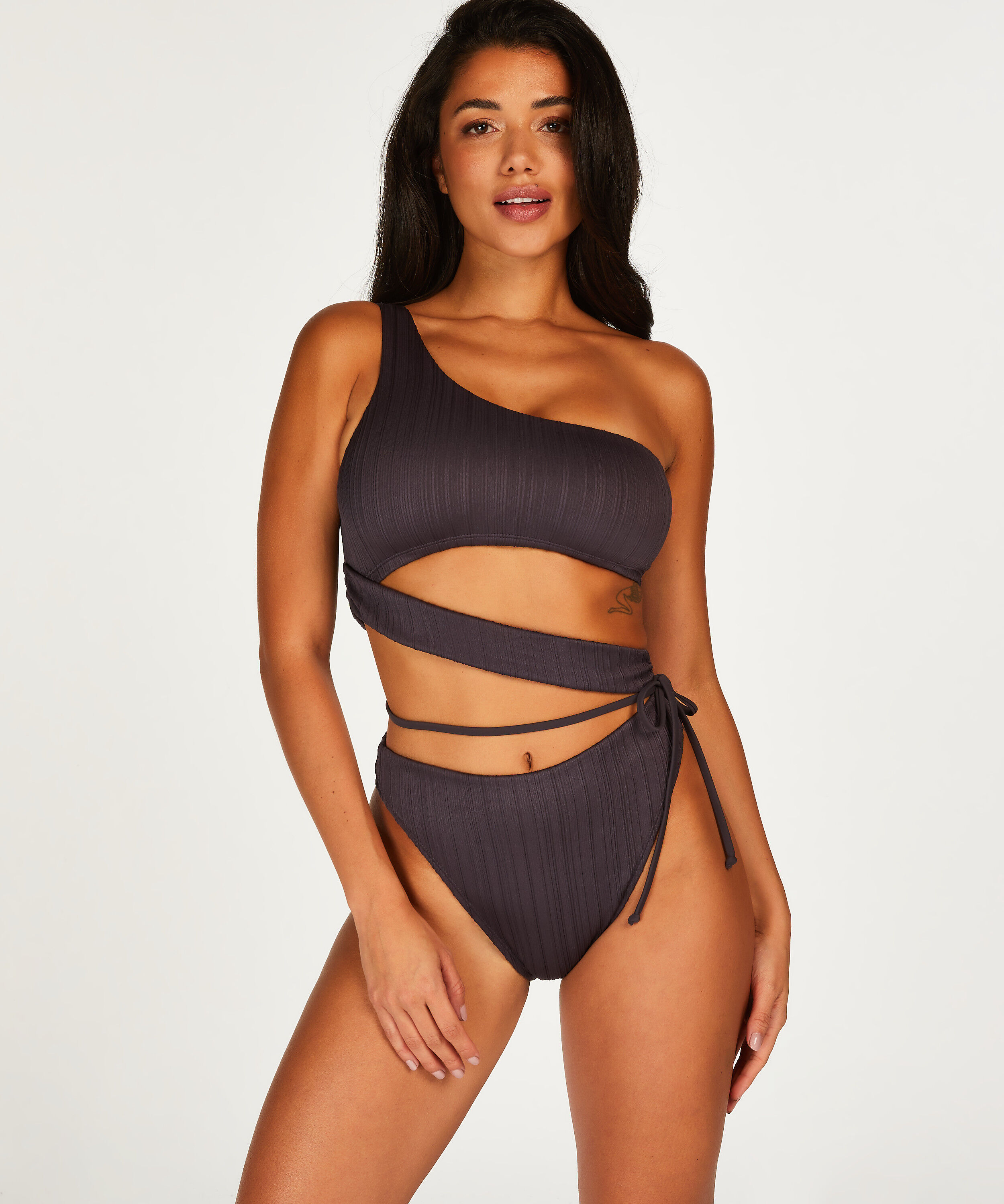 Baddr&auml;kt Lisbon, Gr&aring;