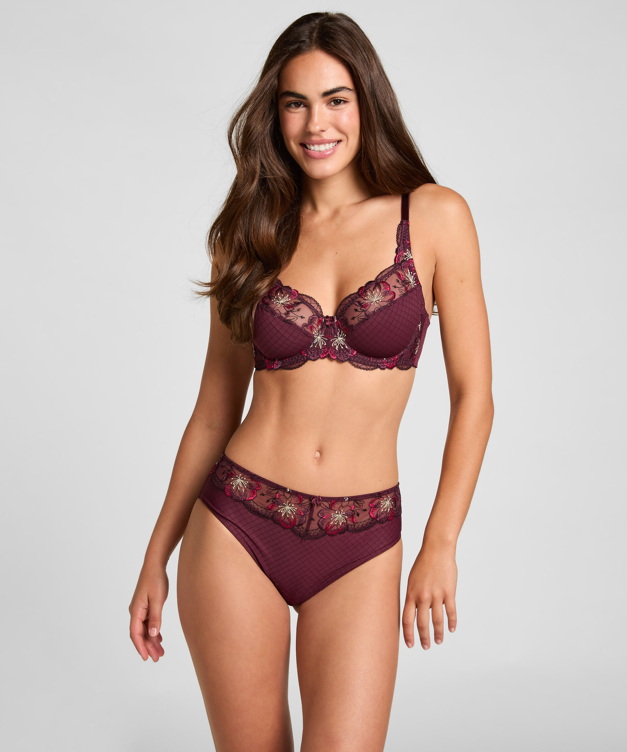 Högmidjade Trosor Helena, Lila