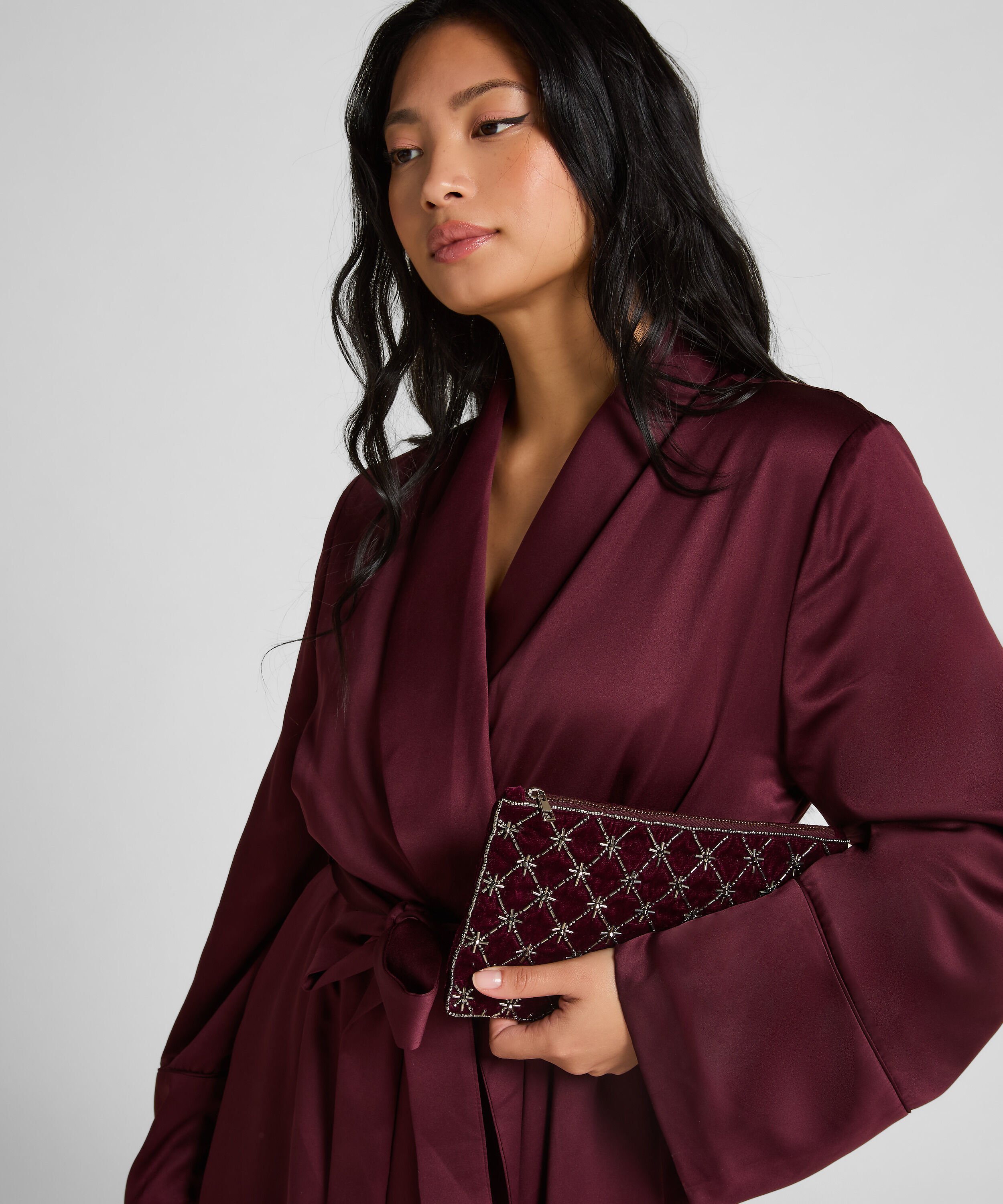 Väska med pärlor, Lila