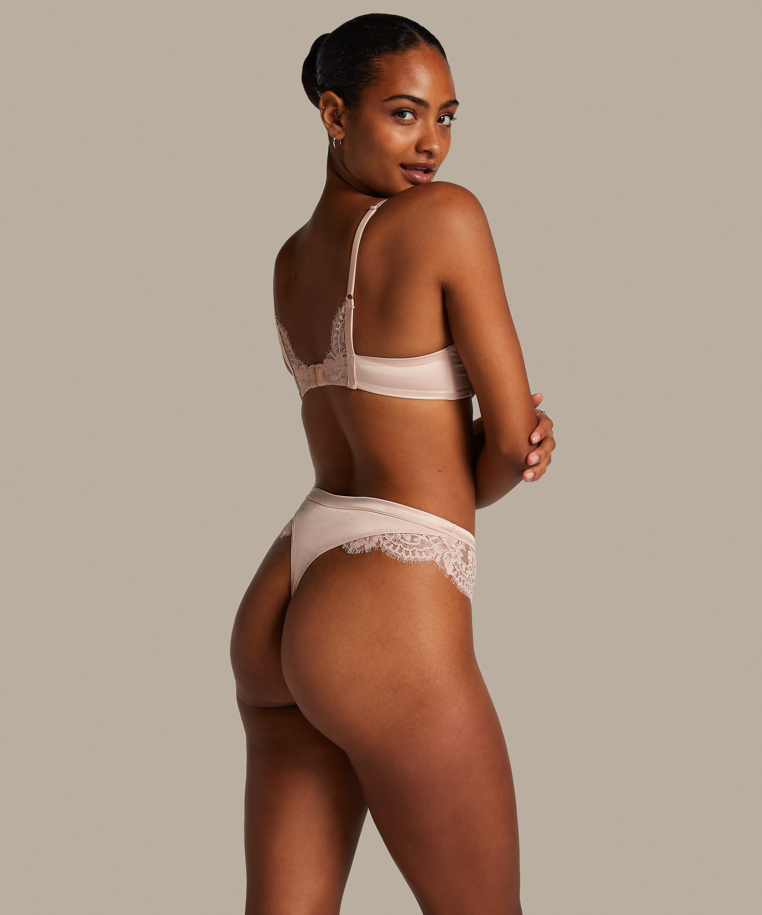 Stringtrosa Chalice, Rosa, main