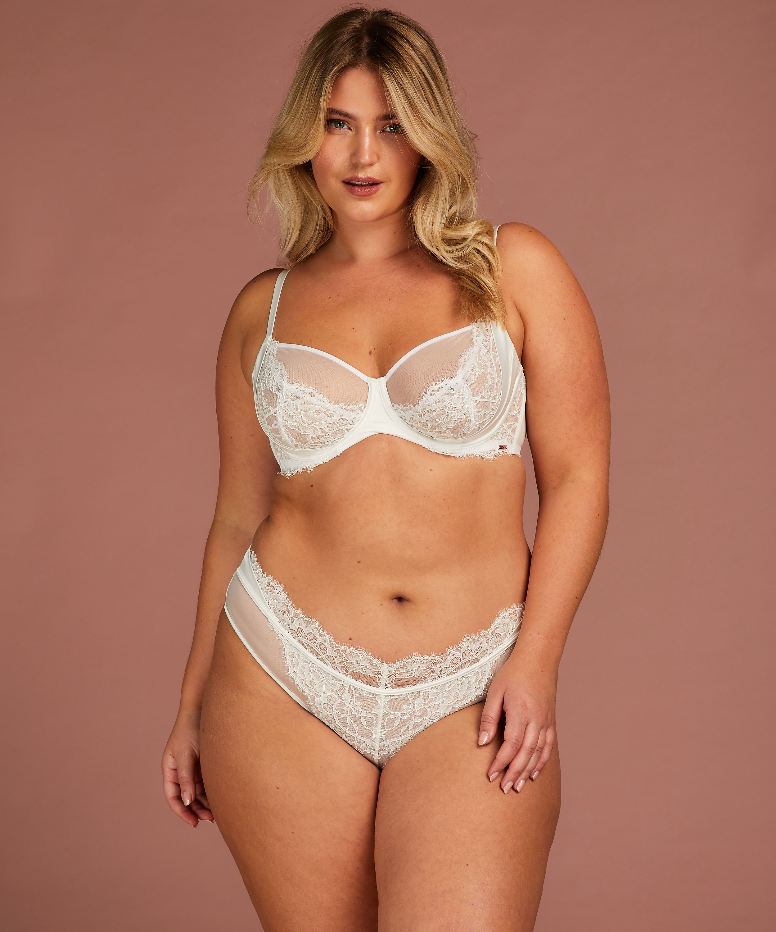 Brazilian-trosa Akelei, Vit, main