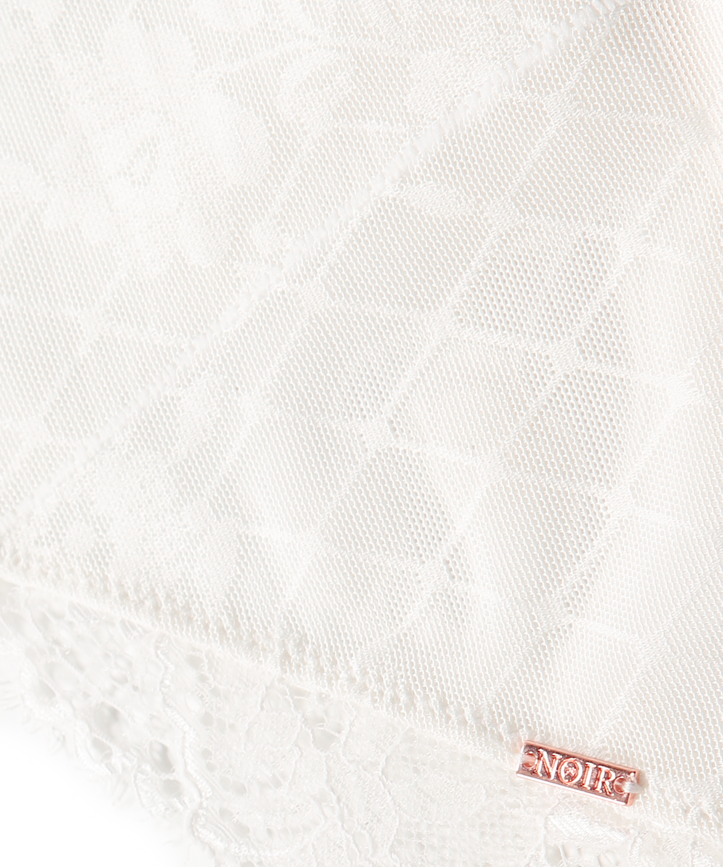 Dita body, Vit, main